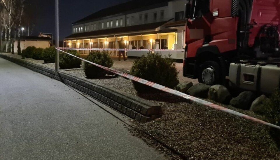 Mystisk anholdelse ved hotel Et område ved hotellet blev afspærret søndag aften. Foto: Presse-fotos.dk.