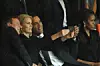 Michelle Obama så ikke udpræget fornøjet ud, da hendes mand pludselig fik gang i mobilen sammen med daværende statsminister Helle Thorning. Fotoet af selfien gik verden rundt. Foto: Scanpix.