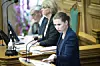 Socialdemokraternes formand Mette Frederiksen på talerstolen under Folketingets åbningsdebat torsdag d. 8. oktober 2015. Her skal politikerne debattere om blandt andet statsminister Lars Løkke Rasmussens åbningstale fra tirsdagens åbning af Folketinget. Foto: Jens Nørgaard Larsen/Scanpix