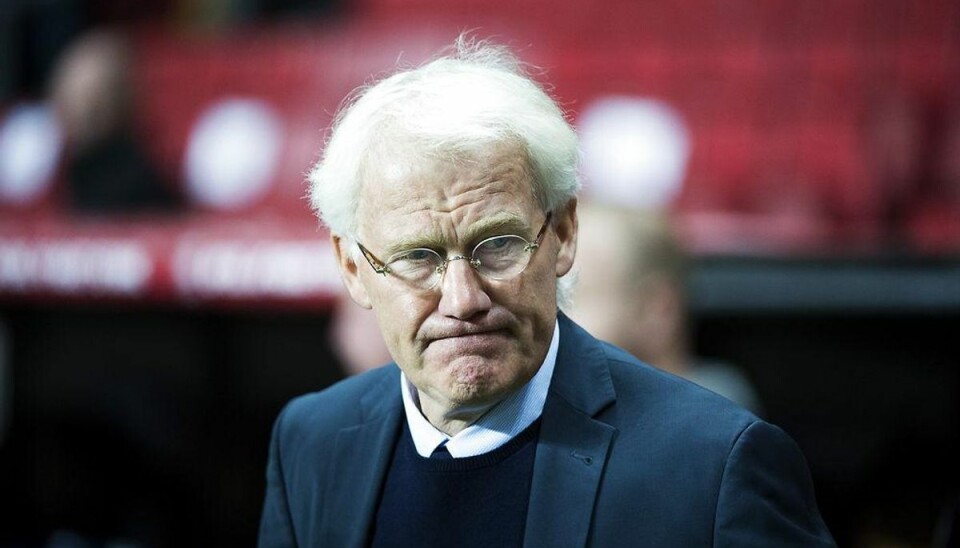 Her er Olsens kaniner til playoff-braget RB PLUS Både Olsen og Hamrén ærgrer sig. 18/10 2015 16.24.- – Landstræner Morten Olsen ærgrer sig over at skulle møde Sverige i to playoff-kampe om en EM-billet. Hans svenske kollega jubler heller ikke ligefrem. //