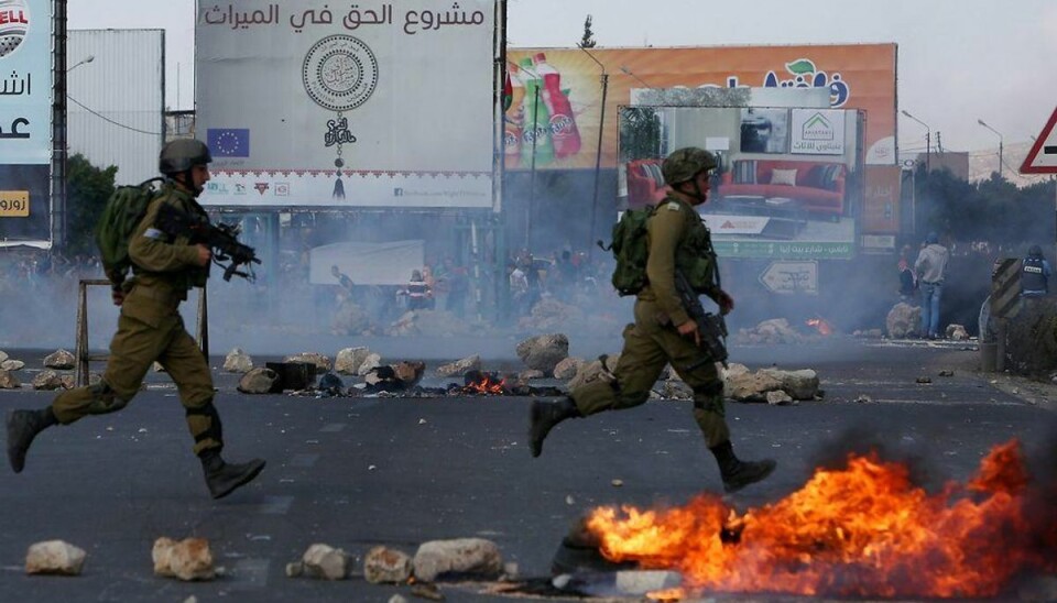 Hamas opfordrer til at eskalere volden efter knivoverfald Israelske soldater har deltaget i flere kampe med Palæstinensere. Hamas opfordrer til mere aggresivitet. Foto: JAAFAR ASHTIYEH/Scanpix