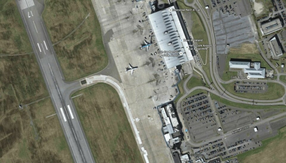 Det var her i Cork lufthavn, at et fly måtte nødlande, fordi en passager omkom ombord. Foto: Google Earth