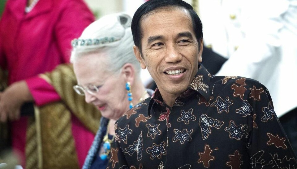 Indonesisk provins indfører stokkeslag for homosex En indonesisk provins har gjort stokkeslag til en straf mod homoseksuel sex. Amnesty opfordrer Danmark til at tage afstand. Fotoet er fra regentparrets besøg i hovedstaden Jakarta tidligere på året. Foto: Scanpix