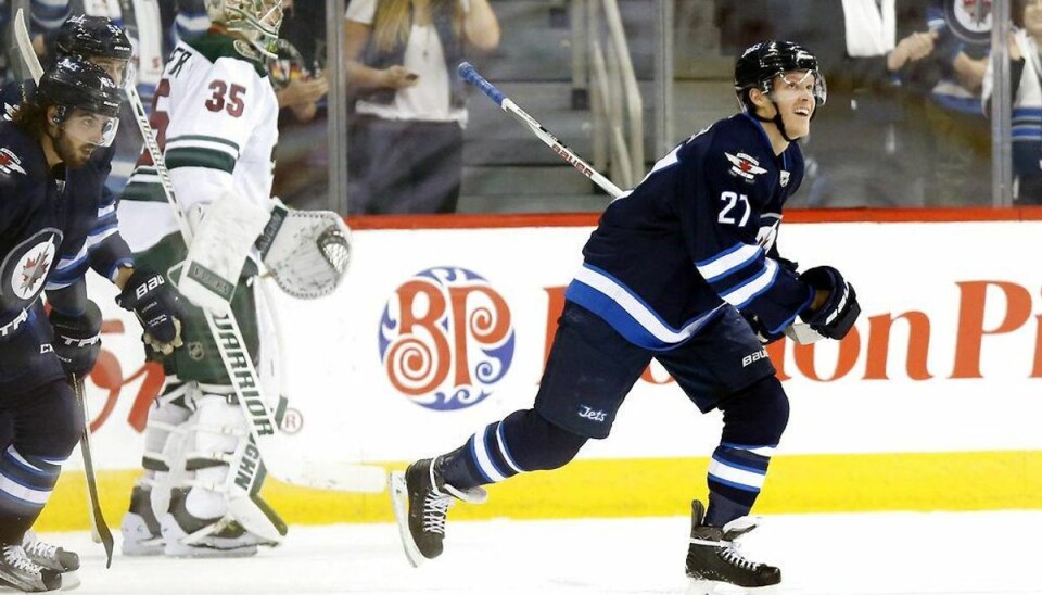Ehlers gør det igen – tredje mål i otte kampe Danske Nikolaj Ehlers har taget den amerikanske is-liga med storm. I nat scorede han igen. Foto: Bruce Fedyck/Scanpix