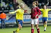 Svenske Caroline Seger jubler efter sit mål til 1-0 over Danmark. Det blev desværre for Danmark kampens eneste mål. Foto: Adam Ihse /Scanpix