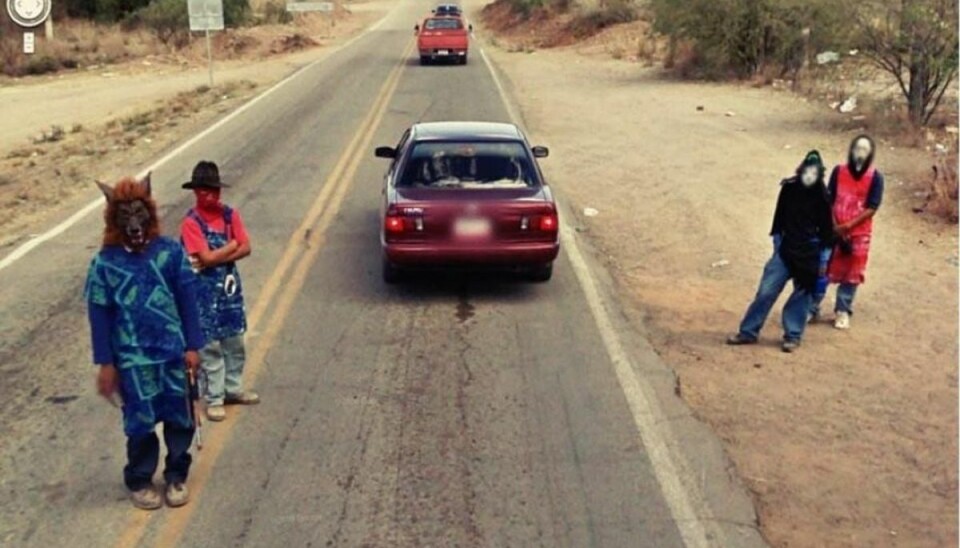 15 mærkelige billeder fanget på Google Maps Næsten som en gyserfilm!