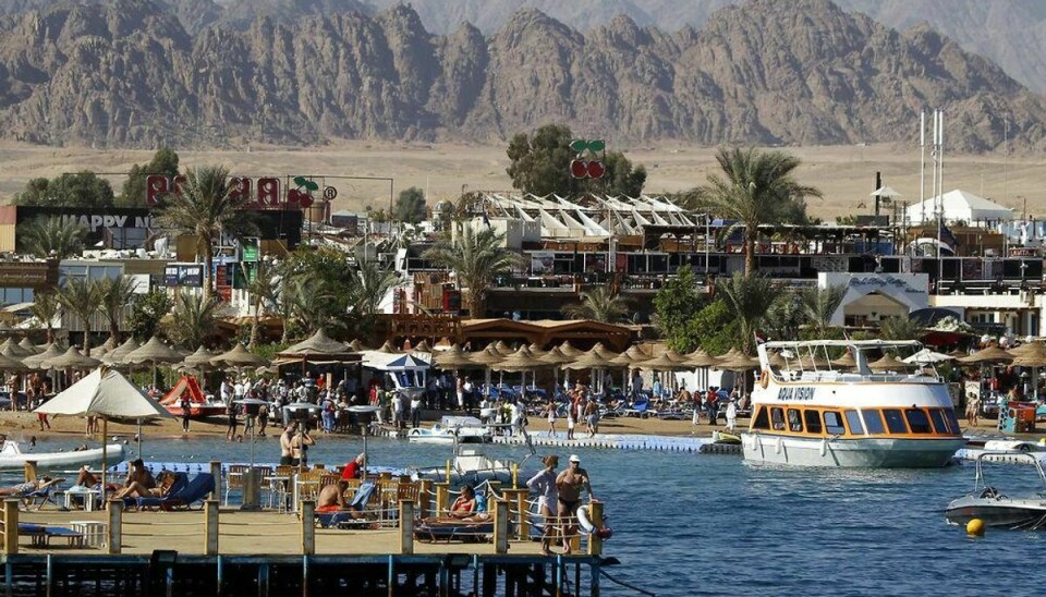 Mange danske turister havde set frem til ferie i Sharm el-Sheikh, men Udenrigsministeriet valgte fredag aften at fraråde danskere at rejse til den egyptiske badeby. Foto: AMR ABDALLAH DALSH/Scanpix