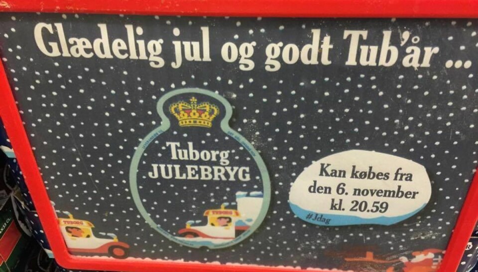 Her står der godt nok tydeligt, at julebrygget først kan købes fra klokken 20.59, men vi havde ingen problemer med at købe julebrygget i butikken. Foto: Per Øxenholt