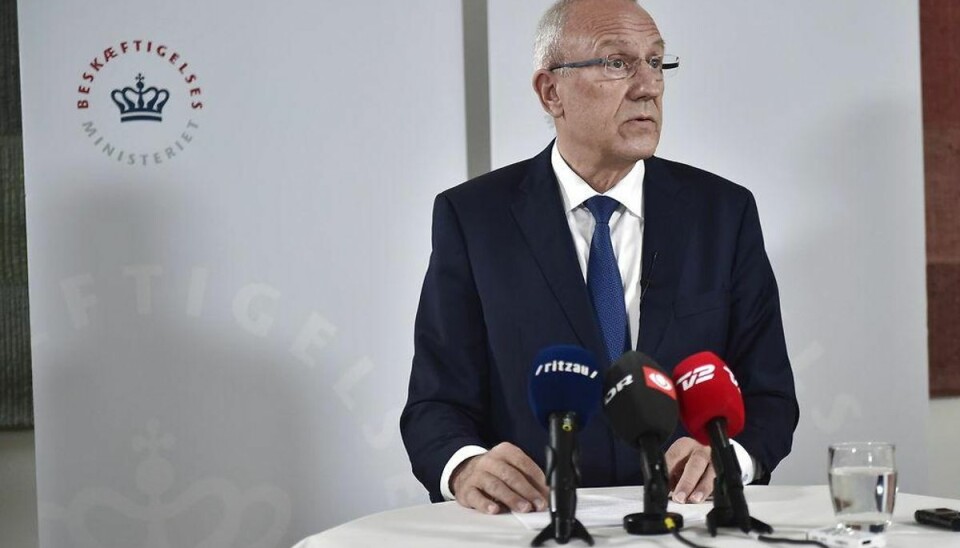 Her er regeringens nye kontanthjælpsloft Beskæftigelsesminister Jørgen Neergaard Larsen (V) præsenterer nyt udkast til kontanthjælpsloft. Foto: Thomas Lekfeldt/Scanpix.