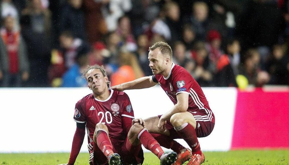 Dansk målscorer: -Det er til at græde over Yussuf Poulsen (t.v.) og Lars Jacobsen efter kampen. Foto: Liselotte Sabroe/Scanpix.