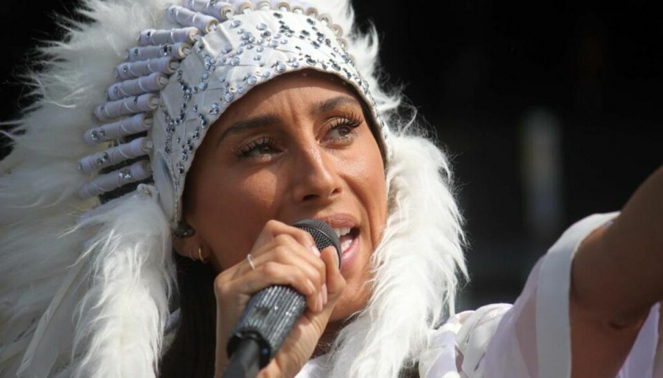 Medina iført undertøj takker Aarhus Her ses Medina ved årets Grøn Koncert i Kolding. Foto: Elo Christoffersen (Arkivfoto)