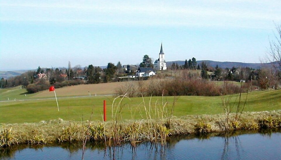 Golfspiller ledte efter bold: Fundet død af politiet Politiets teori er, at Hermilo Jazmines er druknet i en ulykke. Genrefoto: Scanpix.