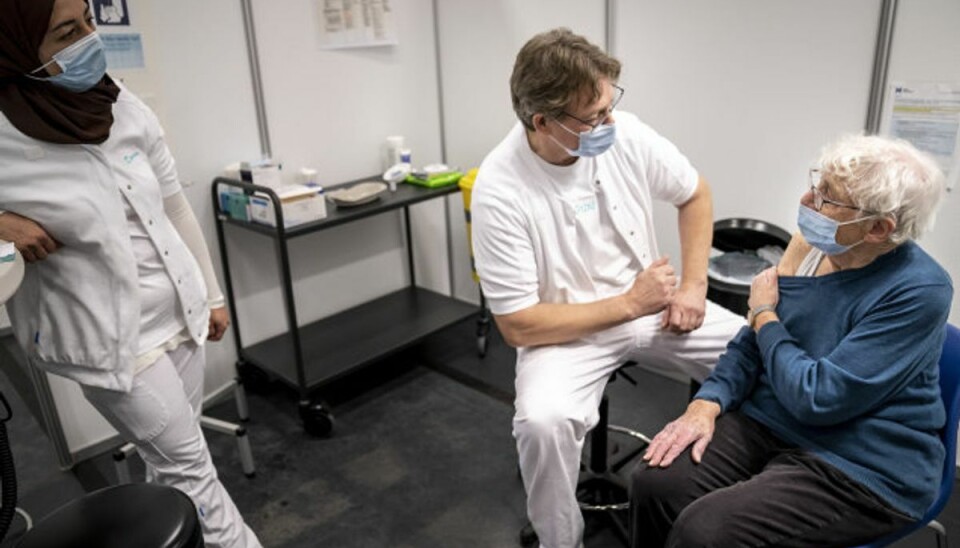 Én vaccine er mere populær end de andre 85 procent af befolkningen vil sige ja til coronavaccine, når de får tilbuddet, viser Voxmeter-måling. Men flere har nu en præference for, hvilken vaccine det er. (Arkivfoto.) Foto: Mads Claus Rasmussen/Scanpix