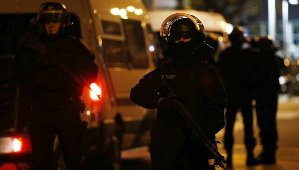 Mindst to personer meldes dræbt i skyderier i en forstad til paris. Foto: THOMAS SAMSON/Scanpix.