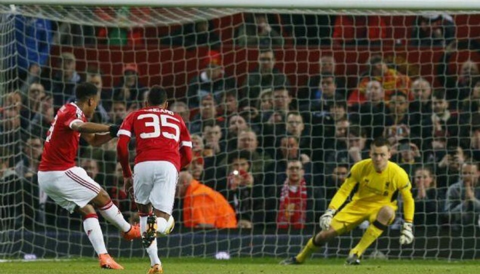 Anthony Martial scorede på straffespark mod Liverpool, men Manchester United røg ud af Europa League. Foto: Jason Cairnduff/Reuters