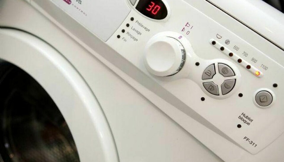 Forbrugerne vil gerne købe elektroniske apparater, som er energibesparende, men ofte bruger vaskemasiknen eller tv’et langt mere strøm, end der står angivet på emballagen. Foto: Colourbox/Free