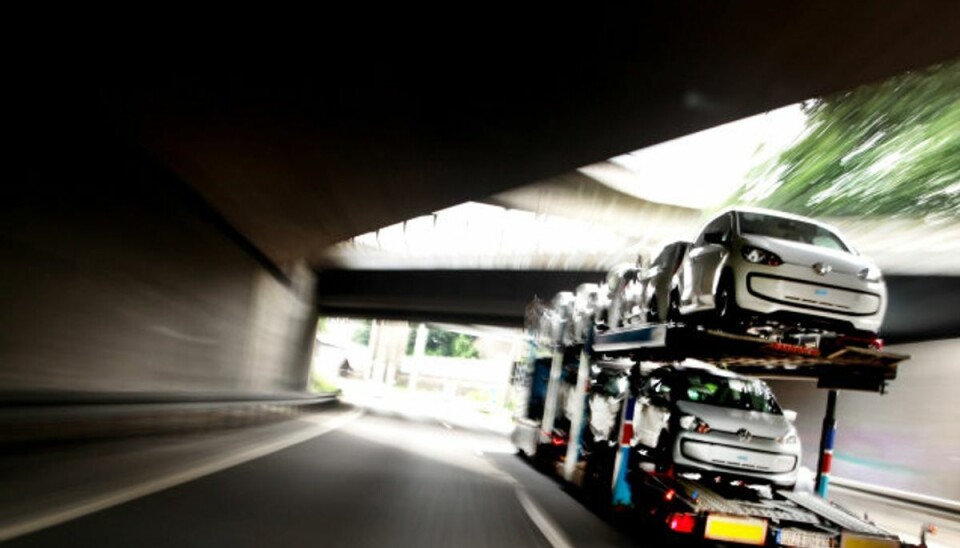 Syv mænd tiltalt i sag om hash for 27 millioner Ifølge anklagemyndigheden blev flere hundrede kilo hash bragt til Aalborg i biler, der var placeret på autotransportere. Torsdag indleder Retten i Aalborg en sag mod syv mænd, der er tiltalt for at have været i besiddelse af og distribueret 542 kilo hash. Der ventes dom i sagen 27. maj. (Arkivfoto). Foto: Fabian Stratenschulte/Scanpix
