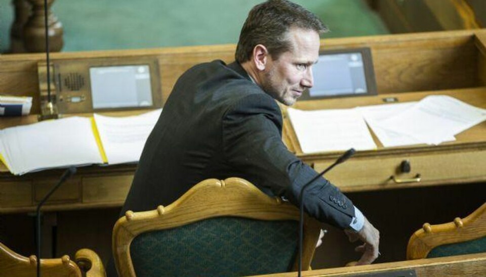 Udviklingsbistanden er næsten halveret på 15 måneder Udenrigsminister Kristian Jensen (V) har flere gange talt for vigtigheden af dansk udviklingsbistand. Arkiv. Foto: Nikolai Linares/Scanpix