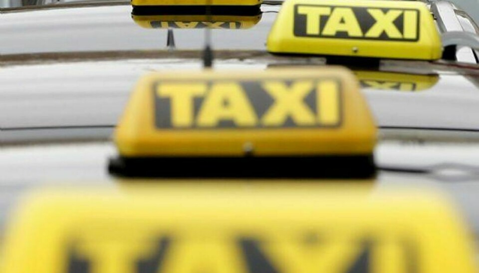 Københavnsk taxaselskab rasler med sablen og sætter prisen ned for at konkurrere med Uber. Foto: Leonhard Foeger/Reuters
