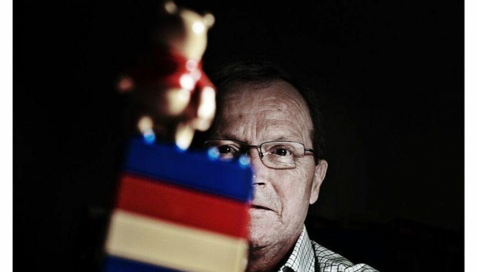 Lego-konge overlader magten i koncernen til sin søn