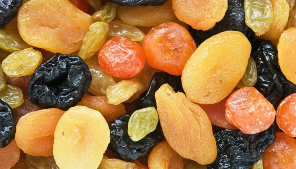 Sundt slik feder mere end chips og chokolade Hverken den tørrede frugt, myslibarer eller chokolade uden tilsat sukker bør indgå i kosten, hvis man skal tabe sig, mener en ekspert.