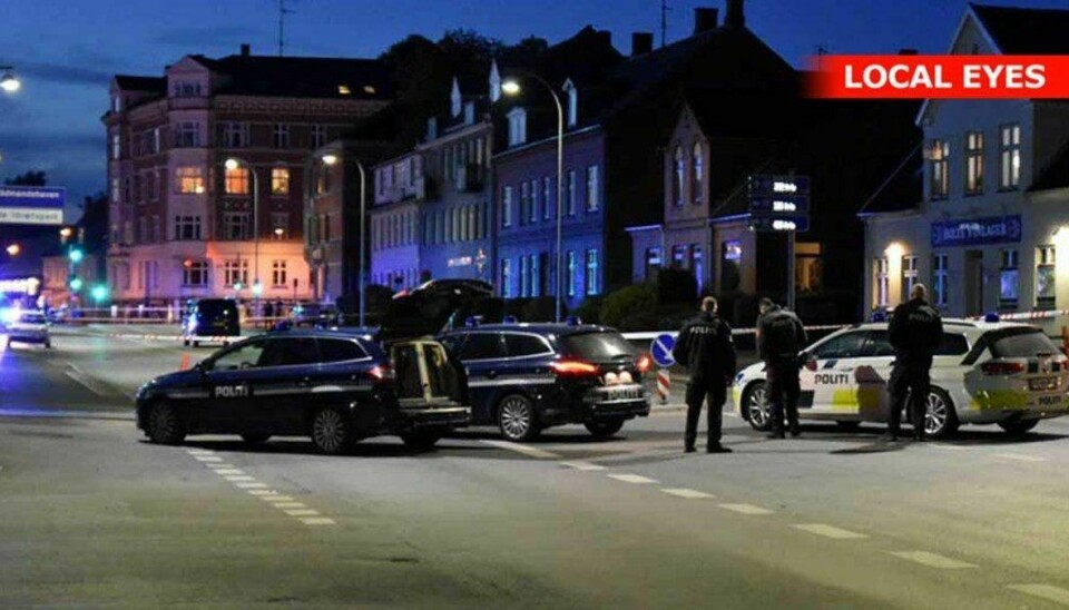 Flere skud er torsdag aften blevet affyret i Roskilde – en person er ramt. Foto: Local Eyes