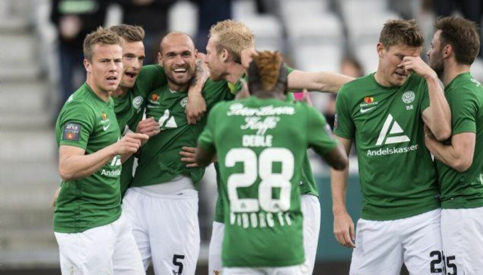 Randers får revanche med superligasejr i Viborg Viborg jubler efter Mikkel Rasks scoring, da Viborg mandag mødte Randers på hjemmebane i Viborg, men siden forstummede smilene. Foto: Bo Amstrup/Scanpix