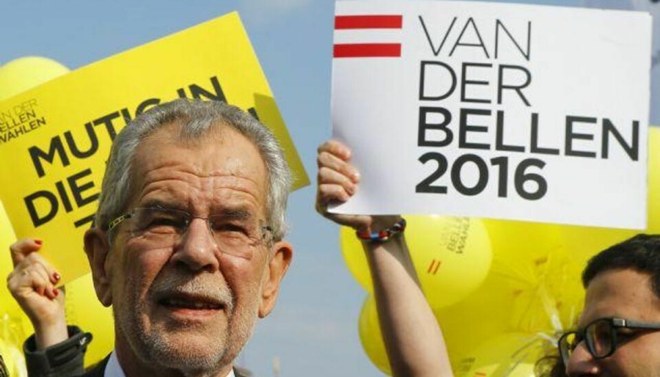 Alexander Van der Bellen slog i en tæt afstemning højrekandidaten Norbert Hofer i kampen om at blive ny østrigsk præsident. Foto: Heinz-peter Bader/Reuters
