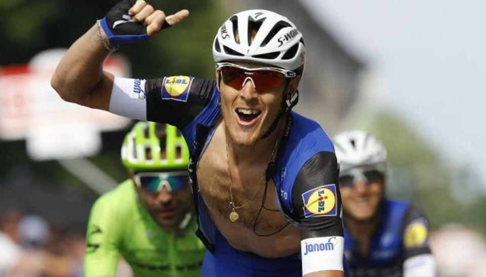 Giro: Matteo Trentin snyder alle på udbrydernes dag Matteo Trentin snød Moreno Moser og Gianluca Brambilla, da han kom som skudt ud af en kanon mod slutningen af 18. etape i Giro d’Italia. Foto: Luk Benies/AFP