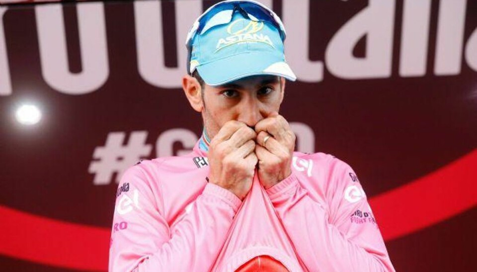 Nibali på vej mod sejr: Giroen har været vanvittig Vincenzo Nibali satte konkurrenterne på plads i lørdagens bjergetape og overtog førertrøjen. Foto: Luk Benies/AFP