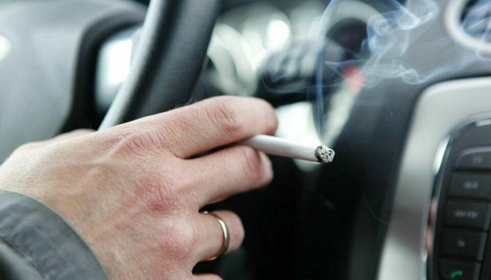 Danmark bør følge Italien og indføre bødestraf for rygning i biler med børn og gravide, mener Lungeforeningen. Foto: Scanpix.