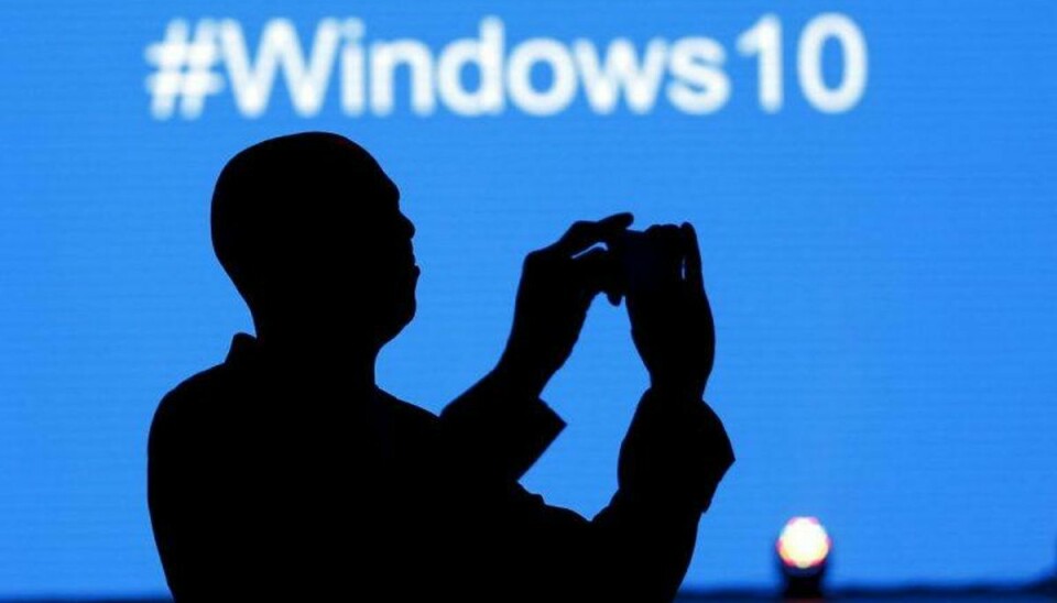 Microsoft bliver kritisreret for at presse deres seneste styresystem ned over hovederne på deres kunder. Foto: Scanpix/REUTERS/Thomas Mukoya