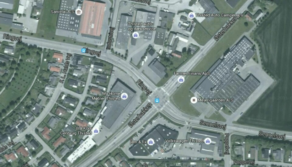 En cyklist blev ramt af en lastbil tirsdag formiddag i Thisted her i det store kryds, oplyser Midt- og Vestjyllands Politi.