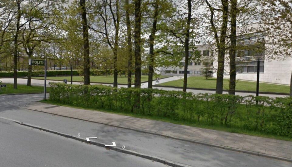Det er hos statsadvokaten i Viborg, der deler adresse med politiet, hvor sagen mod betjente fra Østjyllands Politi skal behandles. Foto: Google Street View.