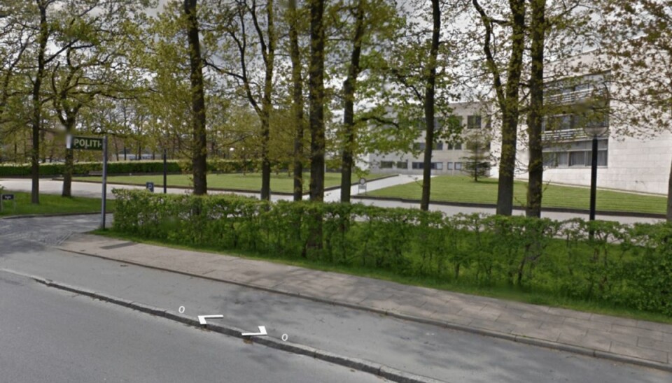 Politimand er sigtet for at krænke 15 kvinder verbalt Det er hos statsadvokaten i Viborg, der deler adresse med politiet, hvor sagen mod betjente fra Østjyllands Politi skal behandles. Foto: Google Street View.