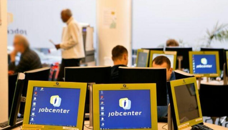 10.000 danskere har hævet kontanthjælp i mindst ti år Næsten 10.000 borgere har været på kontanthjælp uafbrudt i ti år eller mere, viser en ny opgørelse fra Beskæftigelsesministeriet. Foto: Nils Meilvang/Scanpix