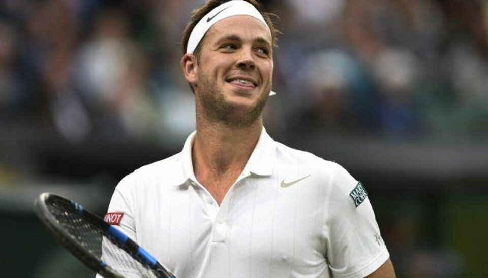 Roger Federer sender medieyndling ud af Wimbledon Marcus Willis har taget medier og publikum med storm ved Wimbledon. Onsdag sluttede eventyret dog mod Roger Federer i anden runde. Foto: Tony O’brien/Reuters