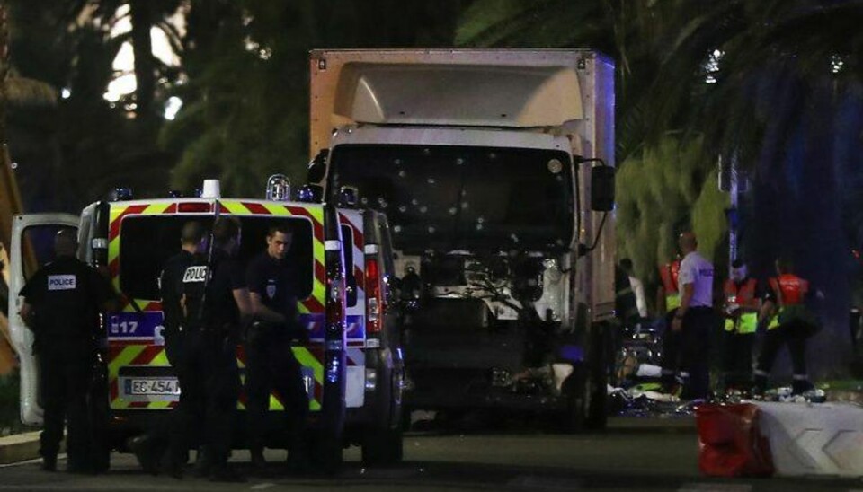 Premierminister: Nice-terrorist har islamistiske bånd Gerningsmanden bag angrebet i Nice havde formentlig forbindelse til radikale islamistiske kredse, siger den franske premierminister, Manuel Valls. Foto: VALERY HACHE/Scanpix.