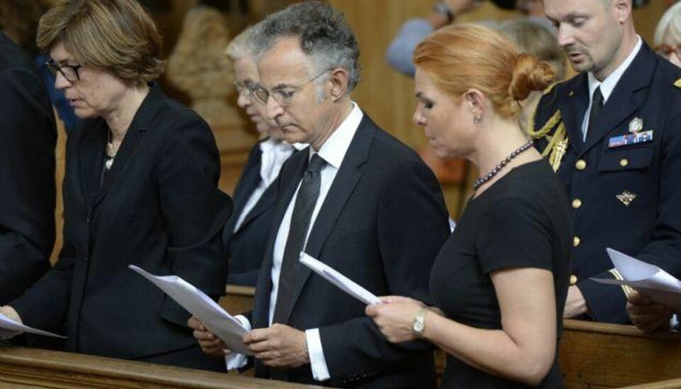 Den Franske Kirke i København holder søndag 17. Juli 2016 mindeandagt for ofrene for angrebet i Nice. Integrationsminister Inger Støjberg (V) synger salmer sammen med Frankrigs ambassadør Francois Zimeray. Foto: Thomas Sjoerup/Scanpix Den Franske Kirke i København holder søndag 17. Juli 2016 mindeandagt for ofrene for angrebet i Nice. Integrationsminister Inger Støjberg (V) synger salmer sammen med Frankrigs ambassadør Francois Zimeray. Foto: Thomas Sjoerup/Scanpix