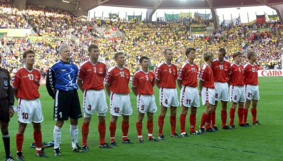 Her ses Marc Riper som numer tre fra venstre før Danmarks kvartfinalekamp mod Brasilien ved VM i 1998. Foto: Jens Nørgaard Larsen/Scanpix