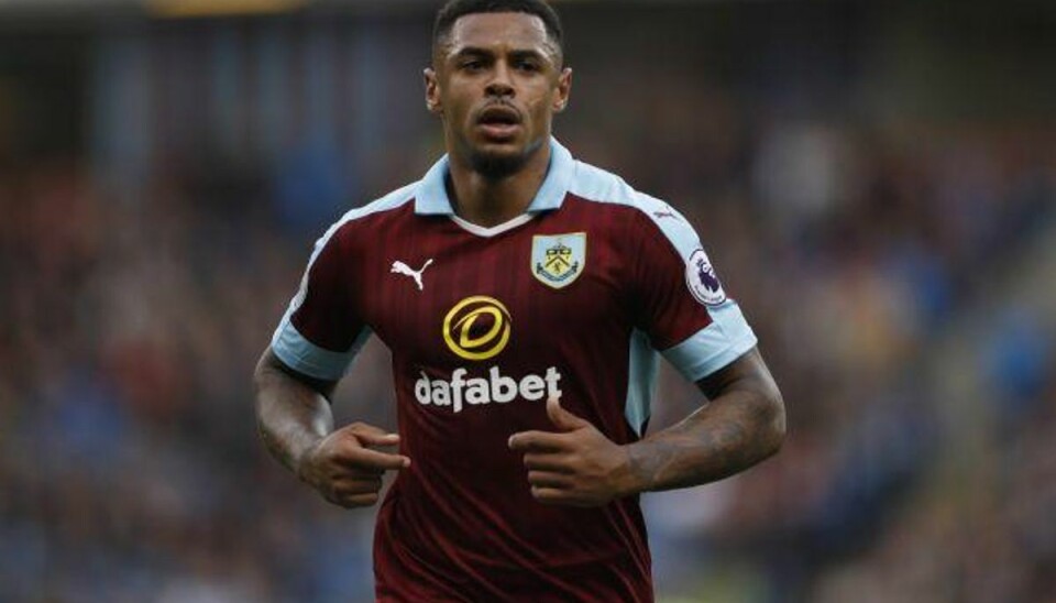 Premier League-angriber anklaget for homofobiske tweets: “Jeg får kvalme” Burnleys angriber Andre Gray risikerer bødestraf og karantæne, efter at han tilbage i 2012 skrev homofobiske tweets. Foto: Lee Smith/Reuters