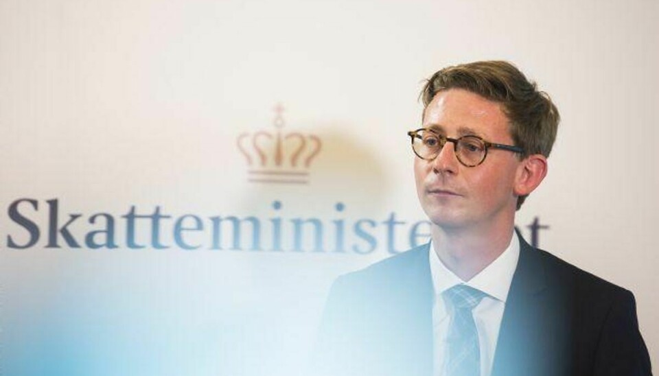 Skatteminister Karsten Lauritzen (V) ønsker ikke at placere et politisk ansvar oven på Skats mange skandaler, sagde han fredag. Foto: Ólafur Steinar Gestsson/Scanpix