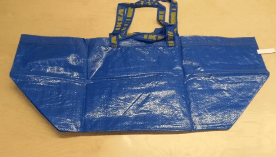 Parteret rocker-lig blev transporteret i Ikea-poser Liget blev fragtet bort i Ikea-poser som denne. Foto: Politi
