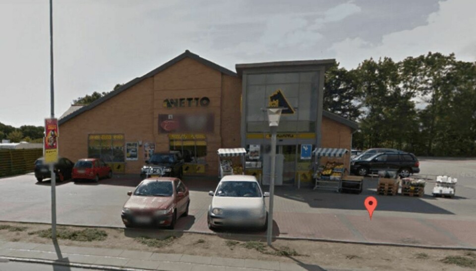 Her foran Netto på Ringstedgade i Næstved bed en kvindelig butikstyv en medarbejder. Hermed blev hun butiksrøver. Foto: Google Street View.