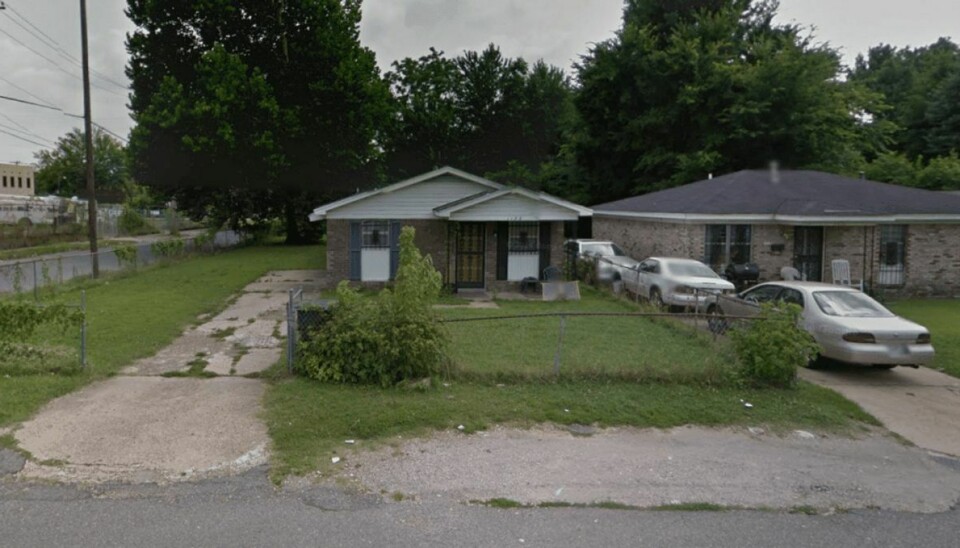 Seks børn er døde efter en brand i dette lille hus. Endnu et barn ligger på hospitalet. Her kæmper han for sit liv. Foto: Google Street View.