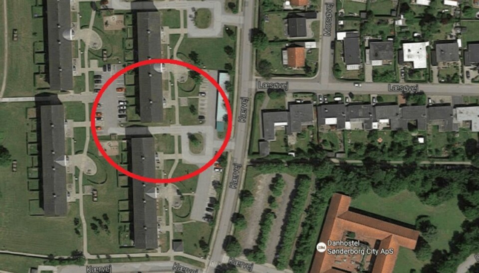 Molotovcocktail rammer altan: Politiet jagter gerningsmand Brandbomben ramte en ejendom på Søstjernevej i Sønderborg. Foto: Google Maps.