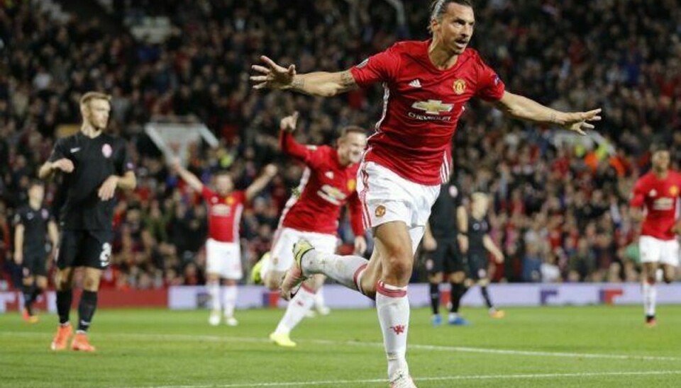 Zlatan Ibrahimovic scorede Manchester Uniteds sejrsmål efter Wayne Rooneys kiksede afslutning. Foto: Darren Staples/Reuters