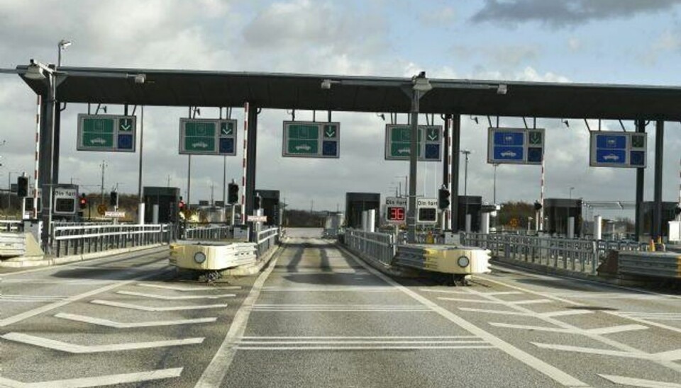 Øresundsbroen lukket i begge retninger Onsdag aften er Øresundsbroen lukket for al biltrafik i tidsrummet 20-23. Det skyldes en beredskabsøvelse, som skal sikre kvaliteten af de høje sikkerhedskrav i forbindelse med broens mange trafikanter. Arkivfoto. Foto: Nils Meilvang/Scanpix