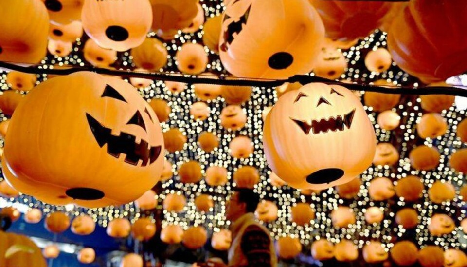 Foto: STR / SCANPIX Ved du hvorfor man skærer græskar ud til halloween?Foto: STR / SCANPIX