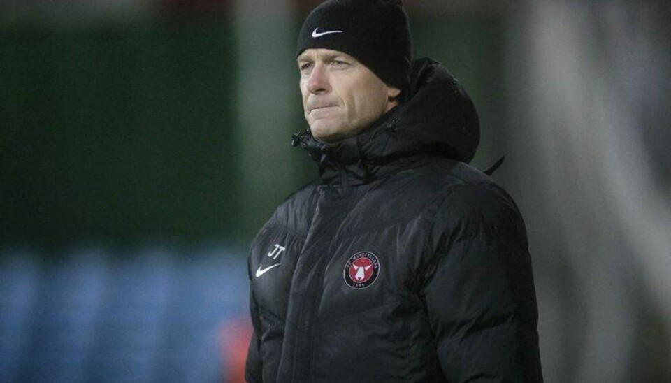 LIVE fra Alka Superliga: FC Midtjylland tager imod OB FCM træner Jess Thorup håber nok at se lidt gladere ud efter aftenens kamp mod OB. Foto: Frank Cilius/Scanpix 2016
